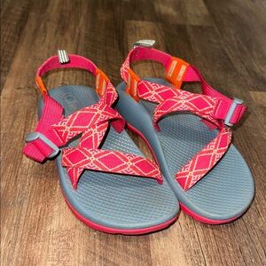 Girls Chaco Sandals size 2 Blue & Pink‎ EUC
